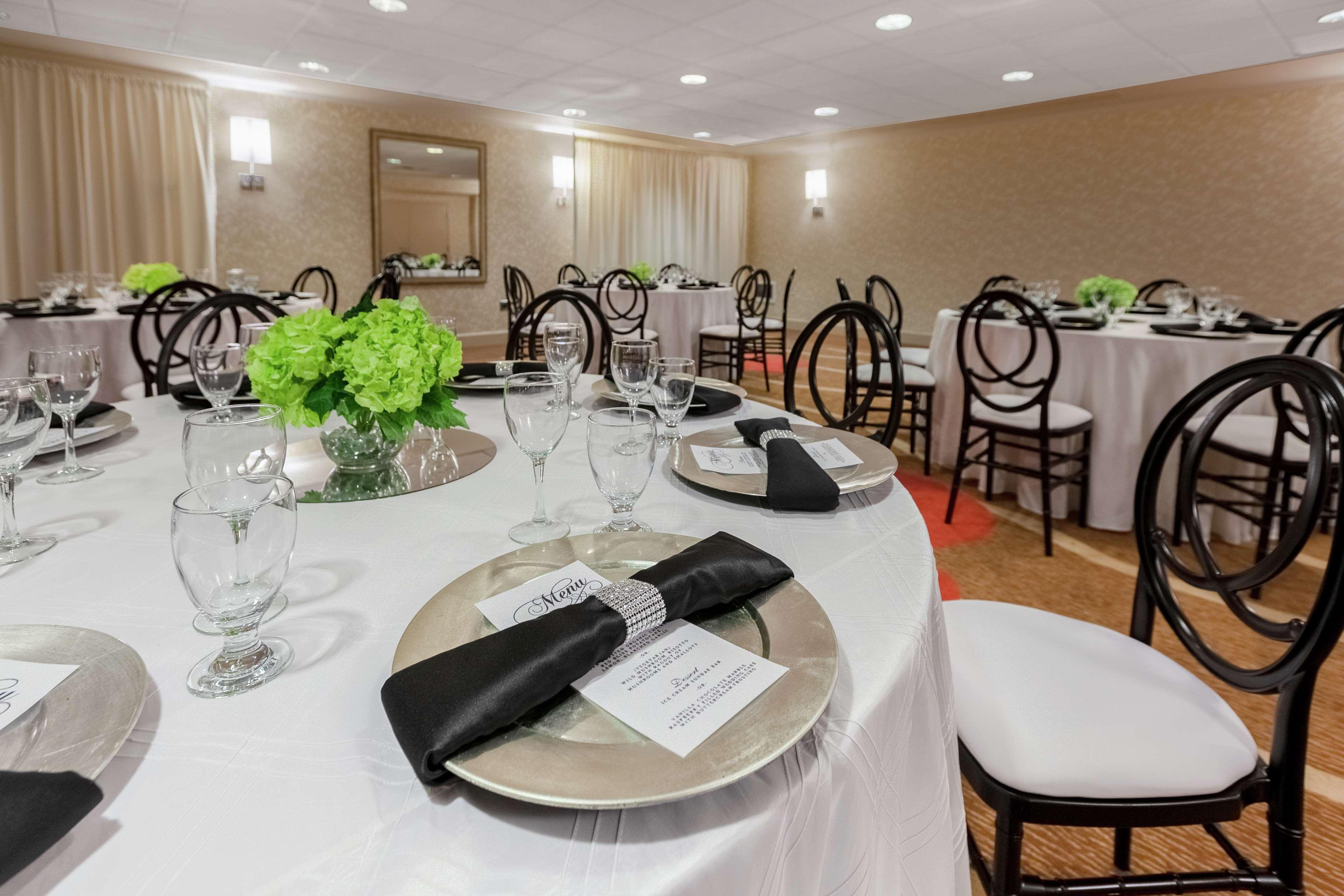 Hilton Garden Inn Pittsburgh University Place Exterior foto