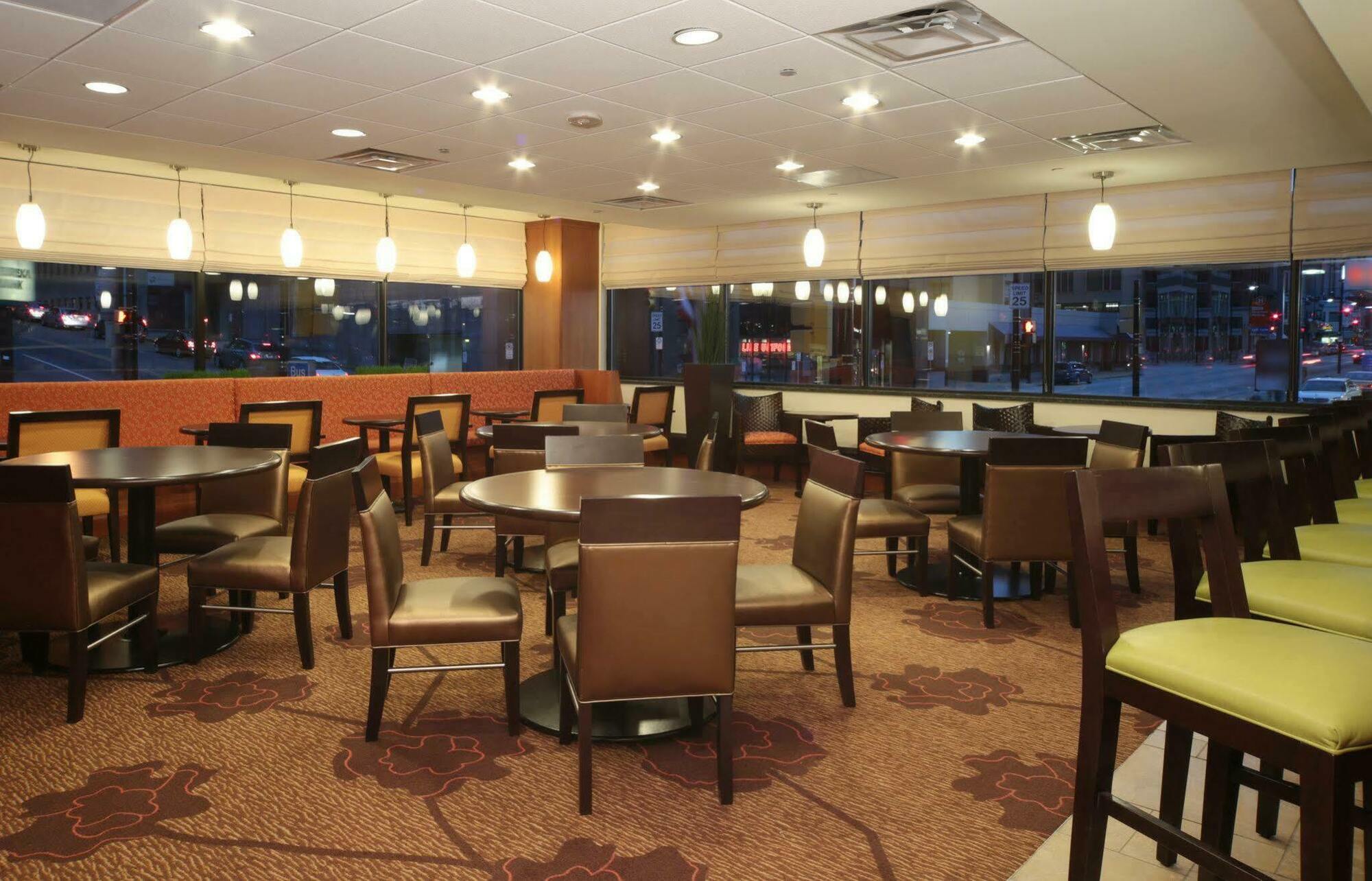 Hilton Garden Inn Pittsburgh University Place Restaurante foto
